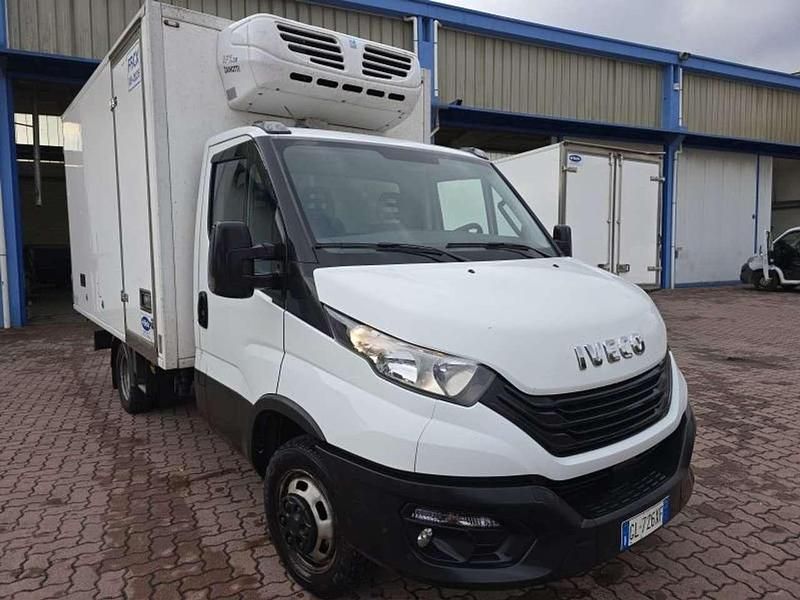 Bianco Usata 2022 Iveco Daily Furgone | 28.900 € (Buon prezzo) - Immagine 1/4