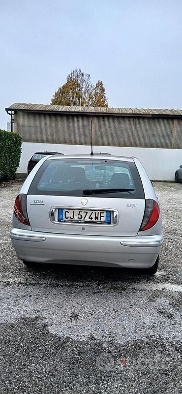 Usata Lancia Lybra 2003 Grigio Berlina