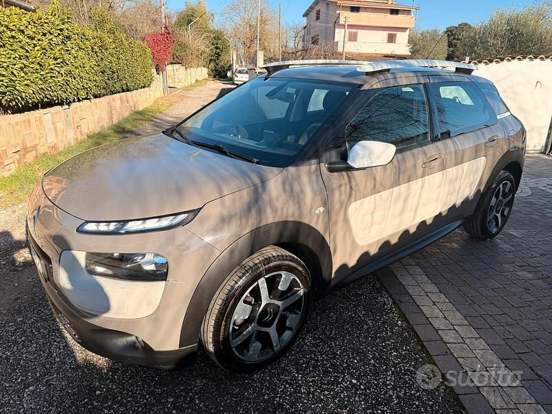 Usata 2014 Citroën C4 Tre volumi | 6900 € (Buon prezzo) - Immagine 1/4