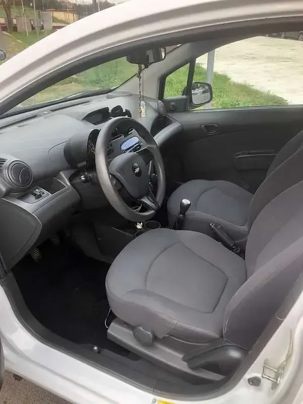 Usata Chevrolet Spark 68 CV (50 kW) 2010 Bianco Utilitaria