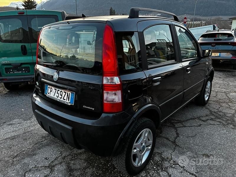 Usata Fiat Panda 4x4 Climbing 60 CV (44 kW) 2004 Nero Utilitaria