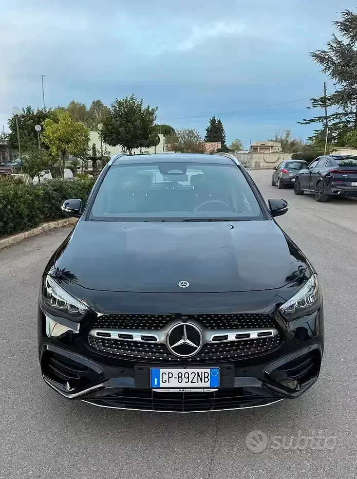 Usata Mercedes GLA200 150 CV (110 kW) 2023 SUV