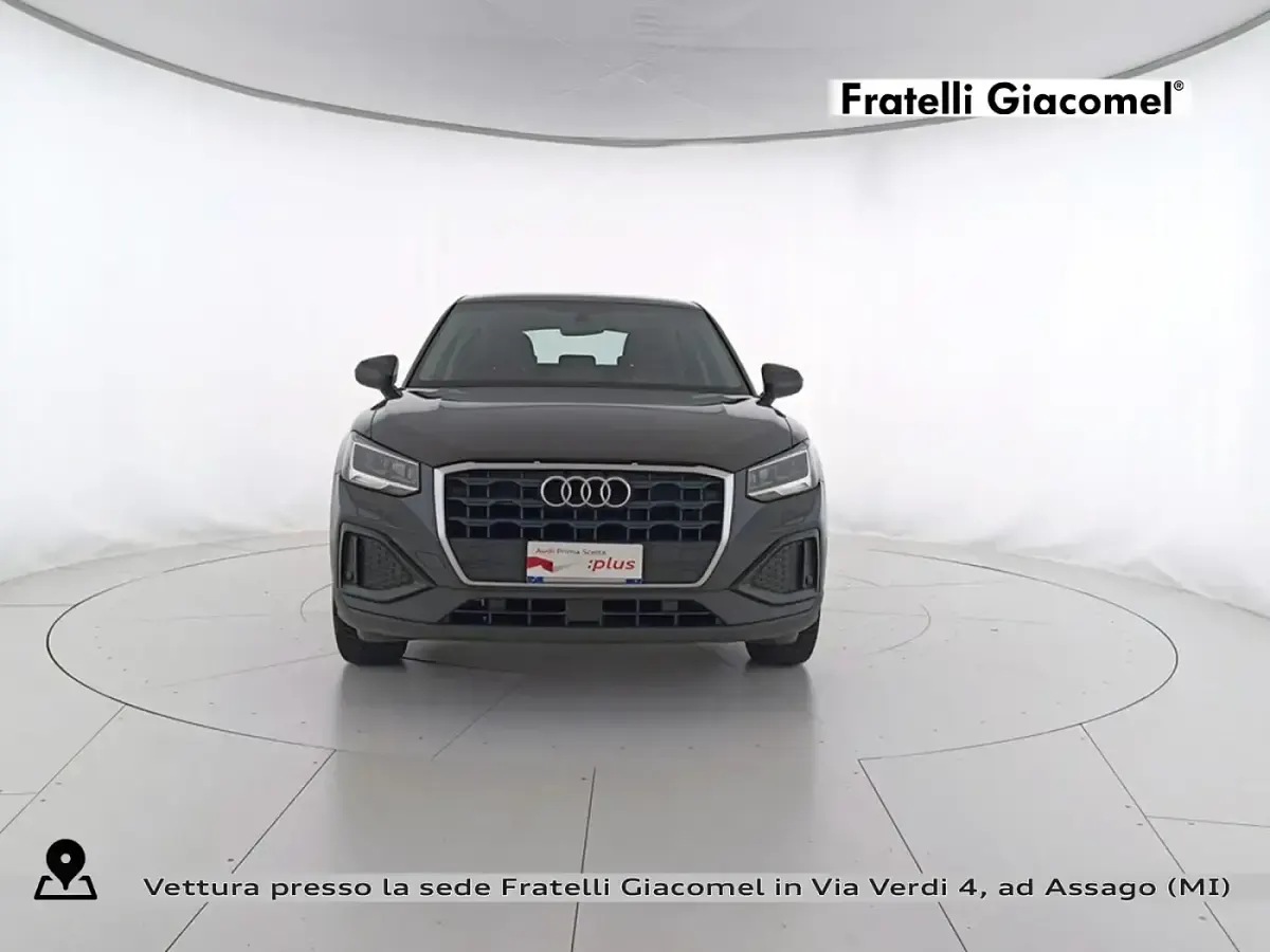 Begagnad Audi Q2 Ambiente 110 HK (80 kW) 2021 Grå SUV