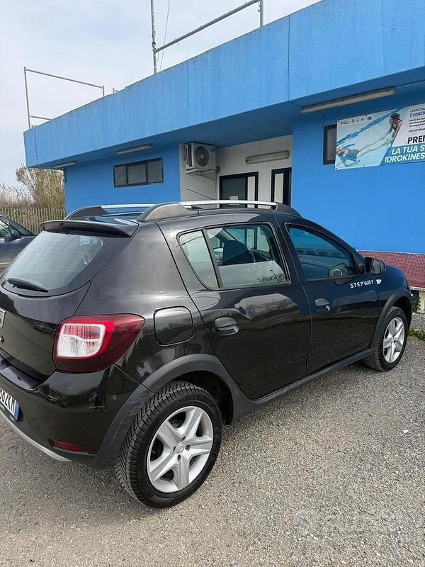 Usata Dacia Sandero 90 CV (66 kW) 2013 Nero Utilitaria