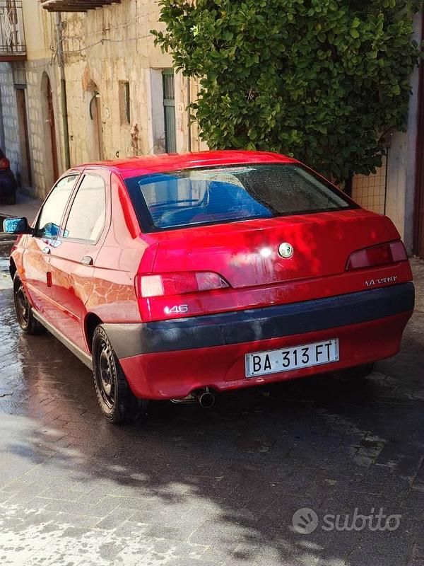 Usata Alfa Romeo 146 2000 Rosso Utilitaria