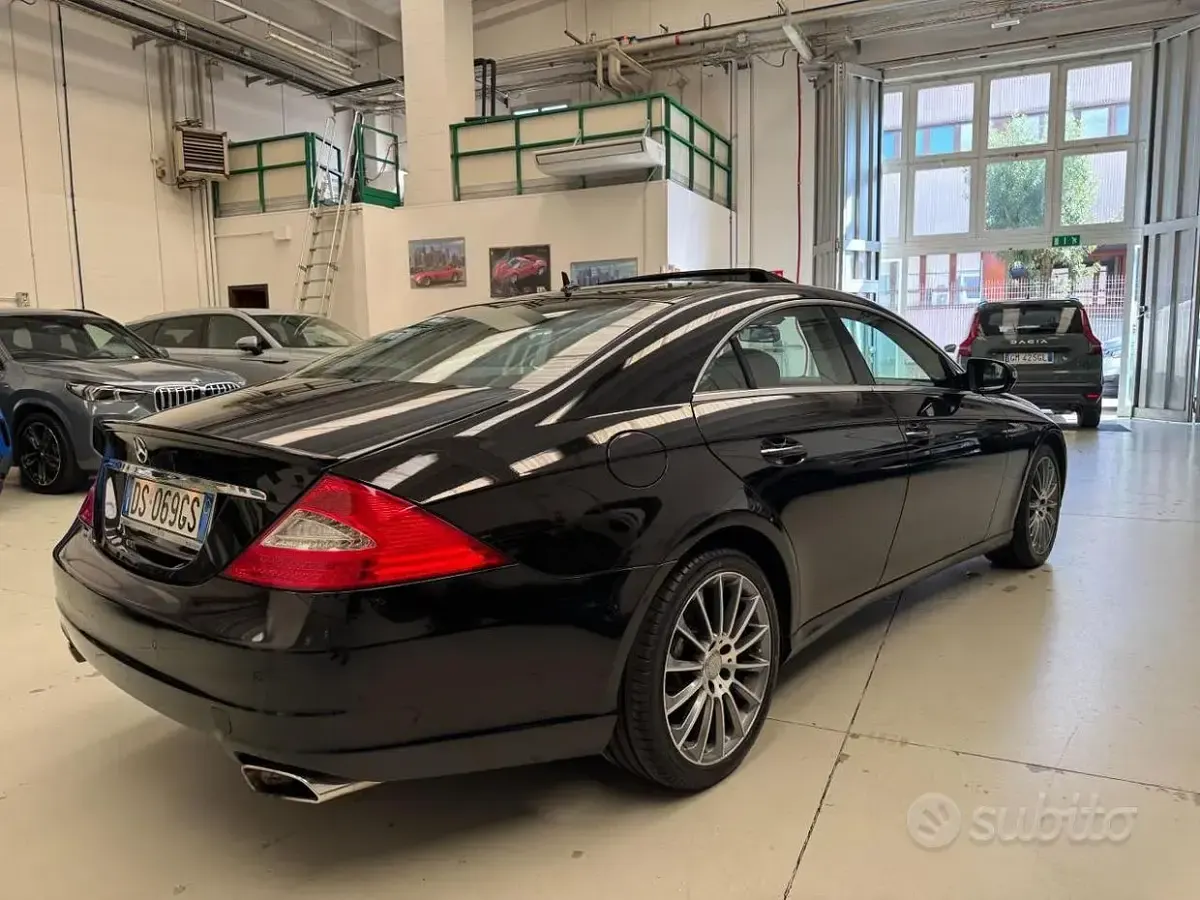 Usata Mercedes CLS320 Chrome 224 CV (164 kW) 2008 Nero metallizzato Coupé
