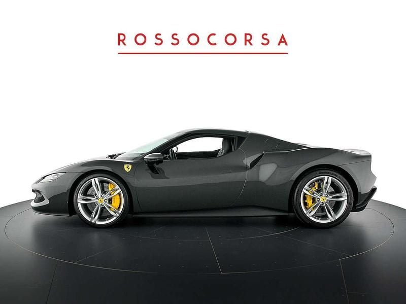 Usata Ferrari 296 829 CV (609 kW) 2023 Grigio Coupé