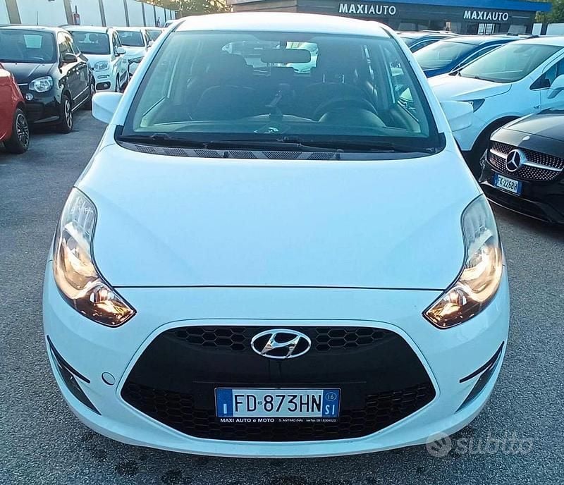 Usata Hyundai ix20 89 CV (65 kW) 2016 Bianco Utilitaria