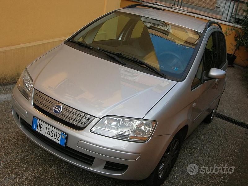 Usata Fiat Idea Emotion 95 CV (69 kW) 2006 Grigio Monovolume