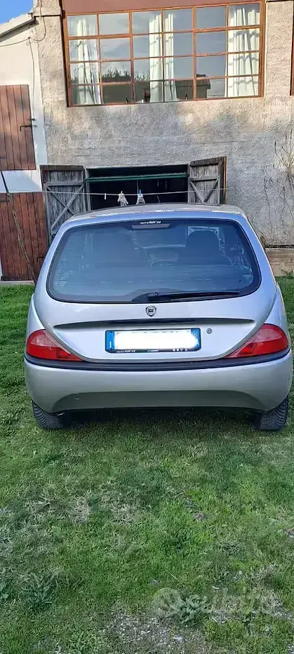 Usata Lancia Ypsilon 60 CV (44 kW) 2000 Grigio Utilitaria