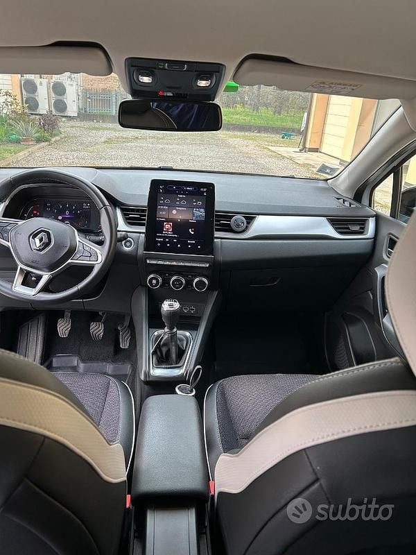 Usata Renault Captur Techno 100 CV (73 kW) 2023 Bianco SUV
