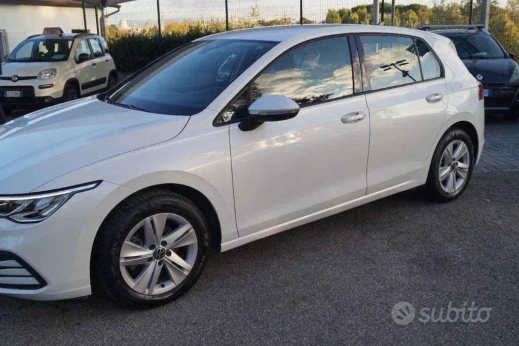 Usata VW Golf VIII Life 110 CV (80 kW) 2021 Bianco Berlina