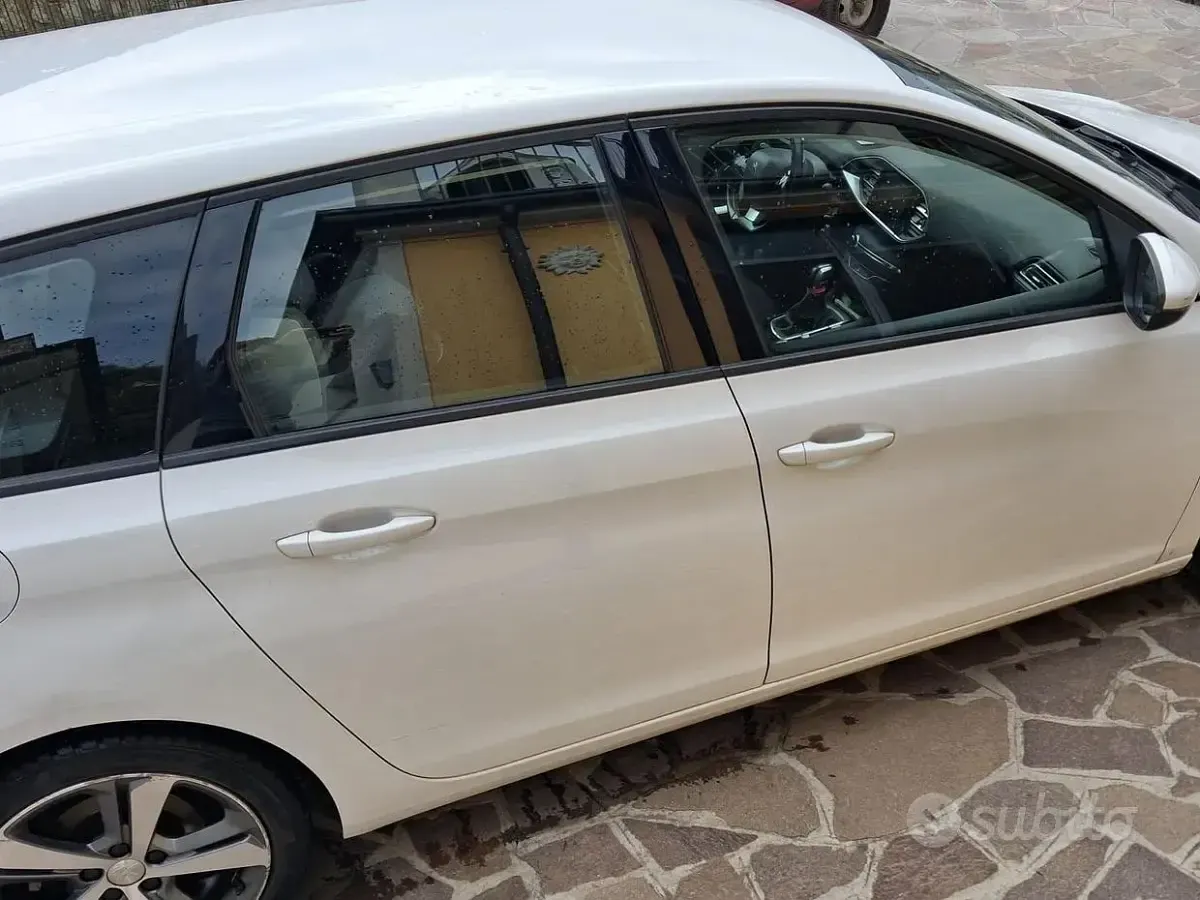 Usata Peugeot 308 SW Active 99 CV (72 kW) 2016 Bianco Station wagon
