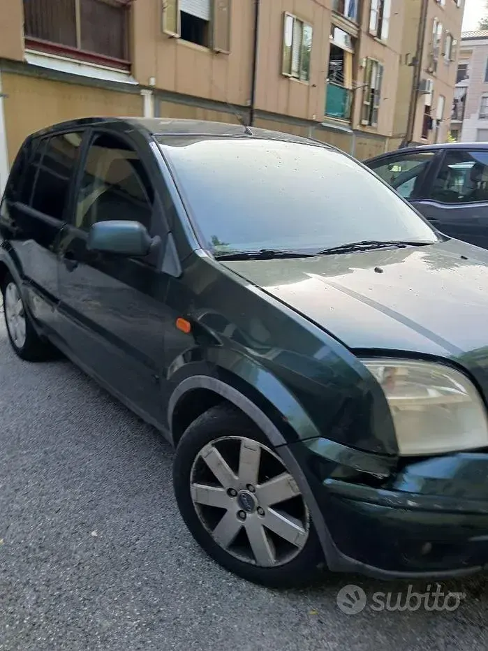 Usata Ford Fusion 90 CV (66 kW) 2005 Utilitaria