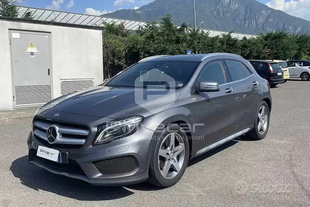 Usata Mercedes GLA250 Premium 211 CV (155 kW) 2017 Grigio SUV