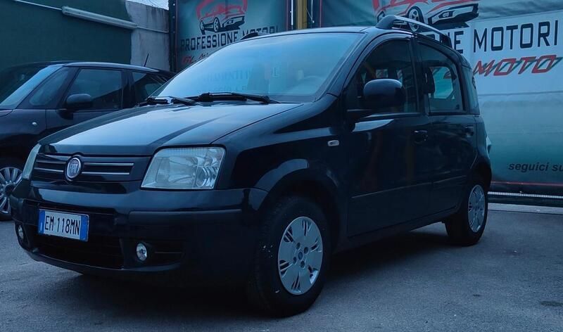 Usata Fiat Panda Emotion 69 CV (50 kW) 2012 Blu Utilitaria