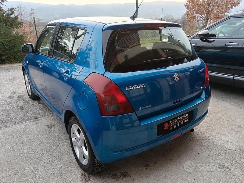 Usata Suzuki Swift GL 92 CV (67 kW) 2006 Blu Utilitaria