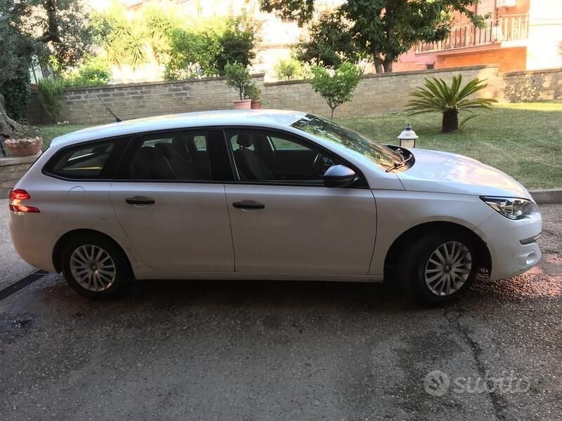 Usata Peugeot 308 99 CV (72 kW) 2016 Station wagon