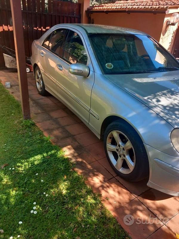 Usata Mercedes C220 Avantgarde 150 CV (110 kW) 2005 Berlina
