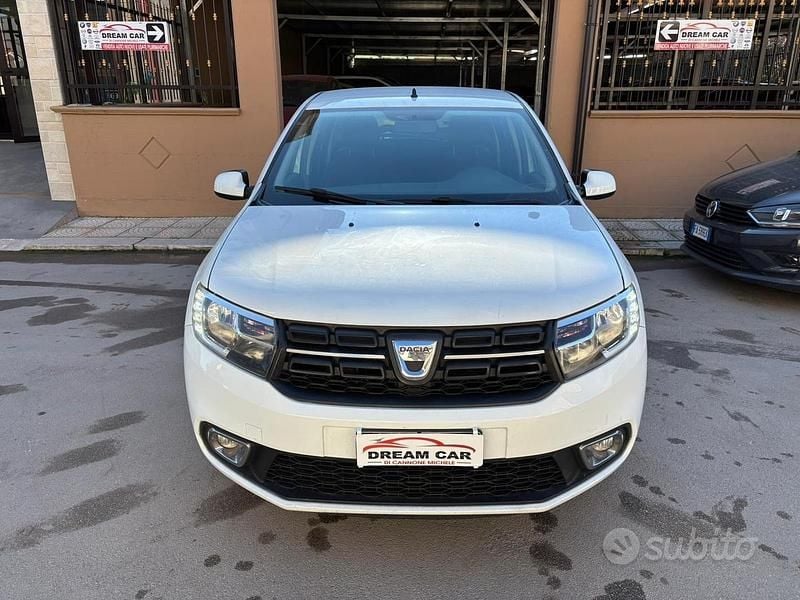 Usata Dacia Sandero Lauréate 75 CV (55 kW) 2017 Bianco Berlina