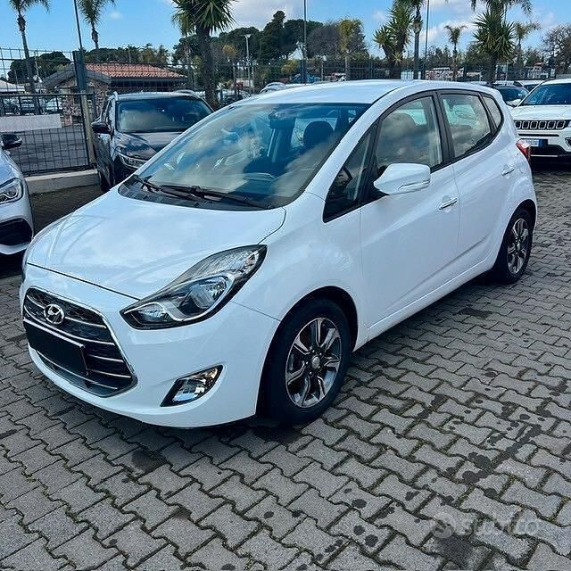 Usata Hyundai ix20 Xpossible 90 CV (66 kW) 2015 Bianco Utilitaria