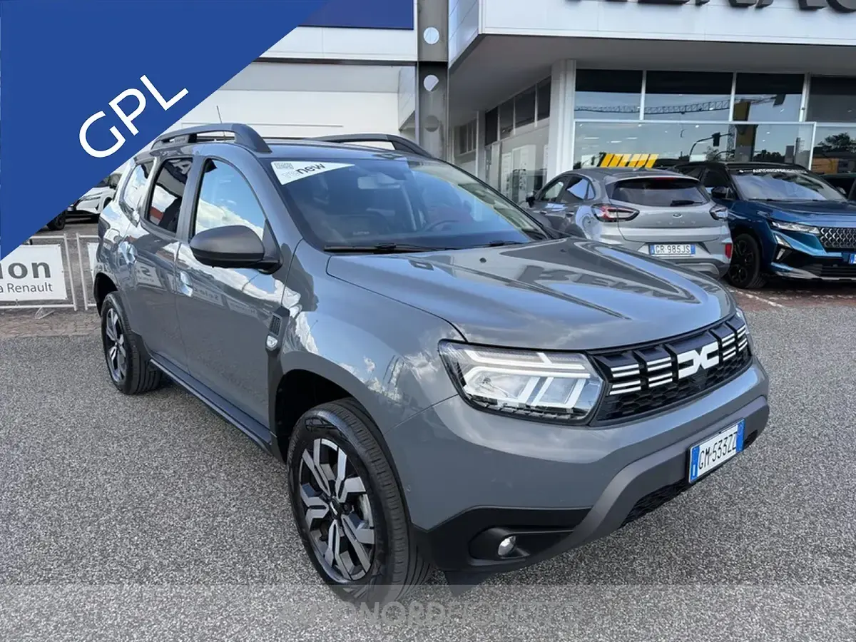 Usata Dacia Duster Journey 101 CV (74 kW) 2023 Grigio SUV