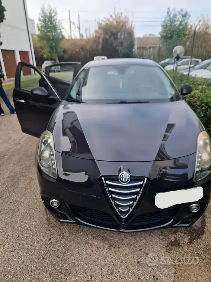 Usata Alfa Romeo Giulietta 109 CV (80 kW) 2013 Nero Utilitaria