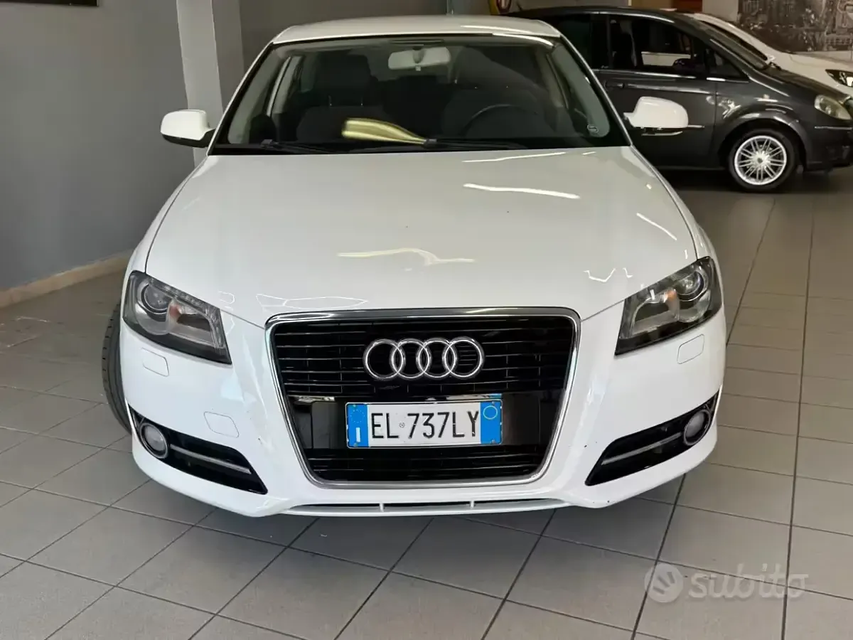 Usata Audi A3 Ambition 105 CV (77 kW) 2012 Bianco Utilitaria