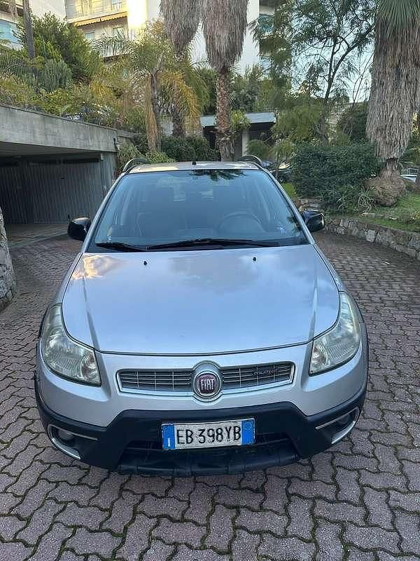 Usata Fiat Sedici Dynamic 135 CV (99 kW) 2010 Argento SUV