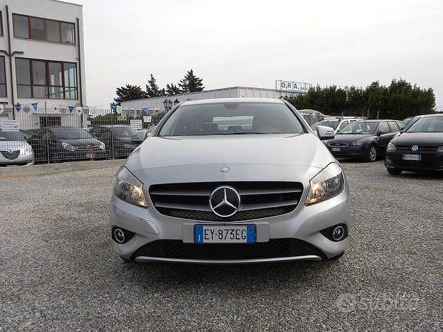 Usata Mercedes A180 Avantgarde 110 CV (80 kW) 2015 Grigio Berlina