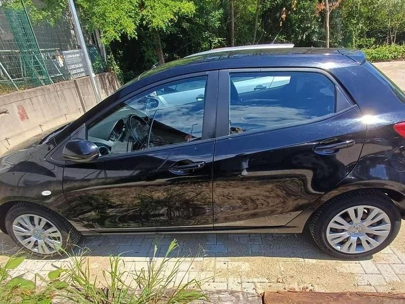 Usata Mazda 2 75 CV (55 kW) 2008 Nero Utilitaria