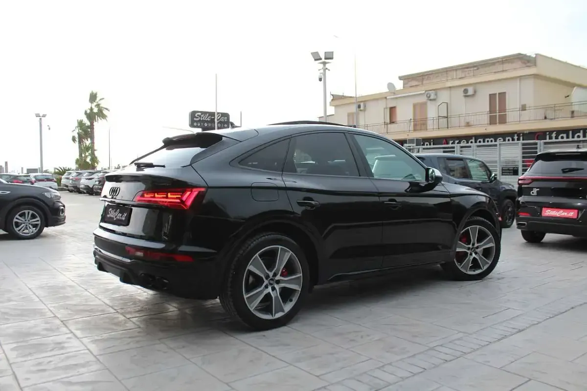 Usata Audi SQ5 Sportback Sport 341 CV (250 kW) 2023 Brillantschwartz metallic SUV