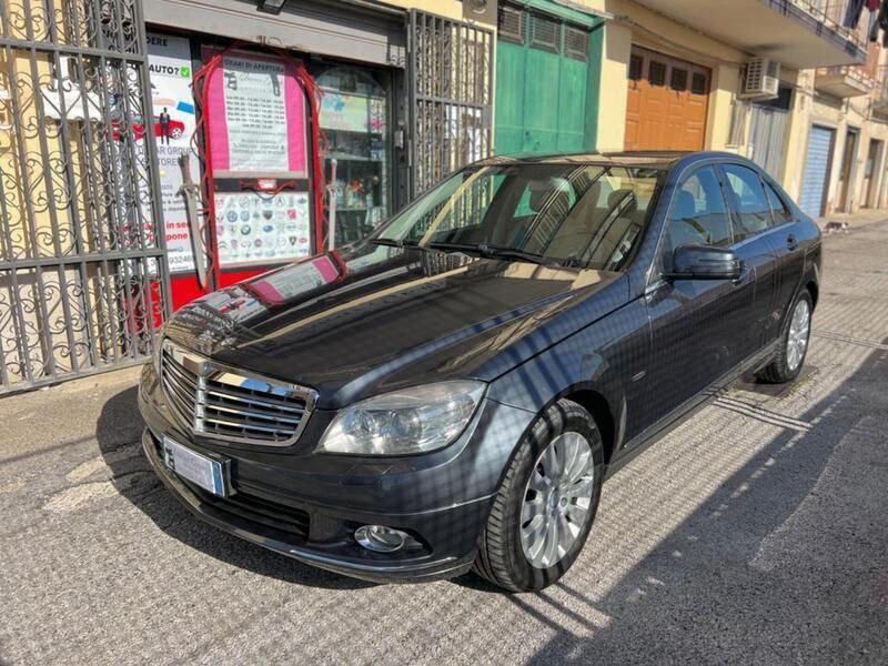 Usata Mercedes C220 170 CV (125 kW) 2009 Grigio Berlina