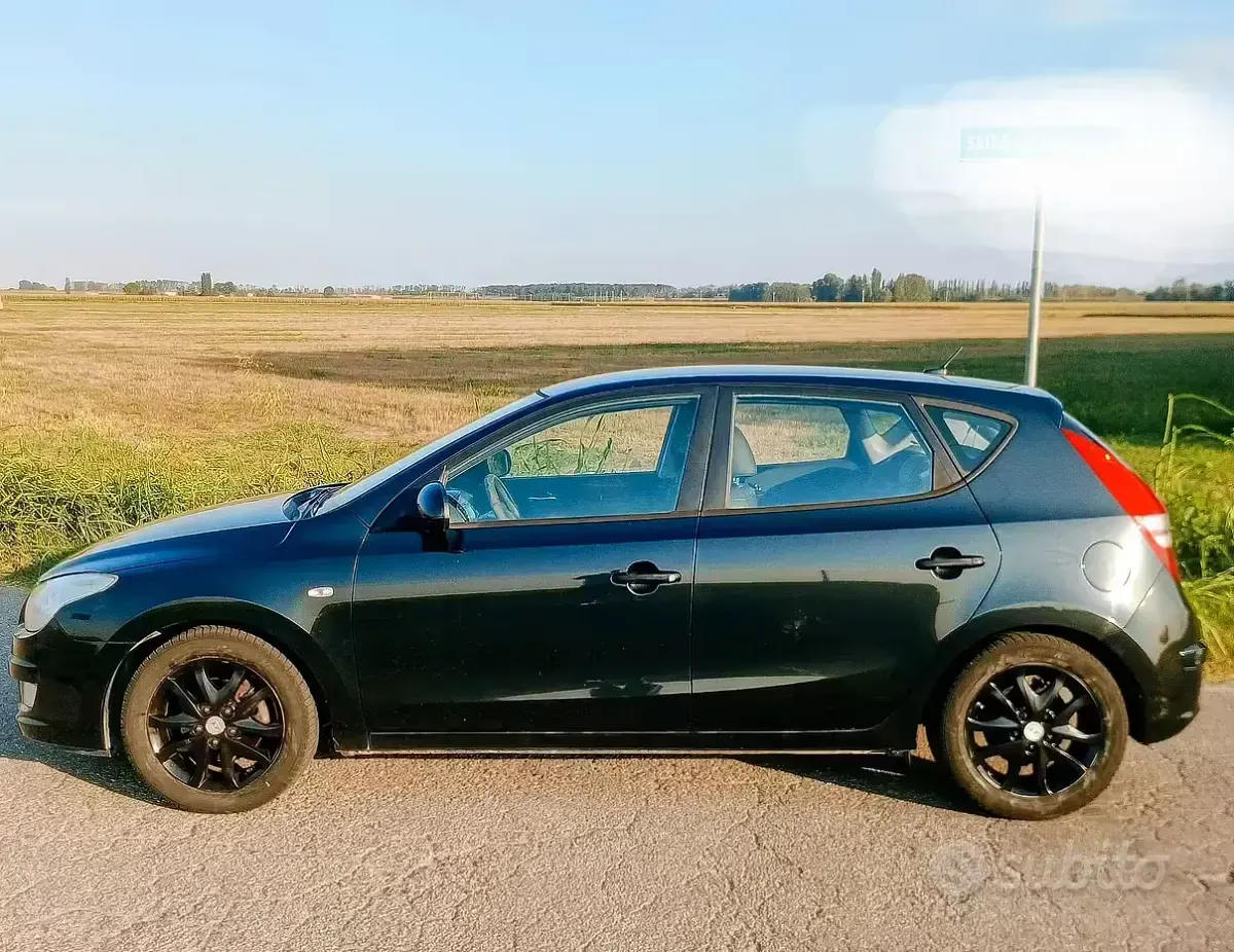 Usata Hyundai i30 115 CV (84 kW) 2010 Nero Berlina