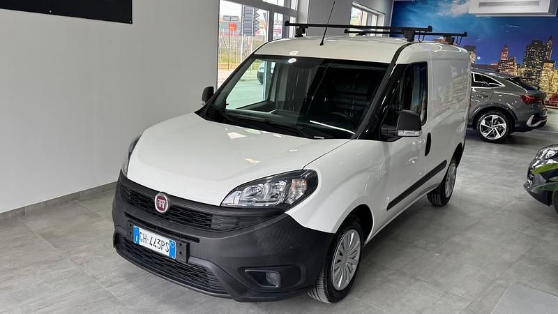 Usata Fiat Doblò Lounge 89 CV (65 kW) 2021 Bianco Monovolume