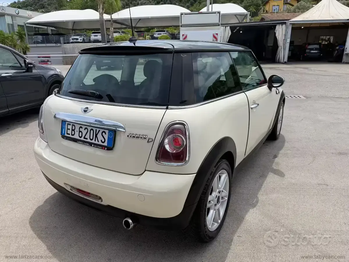 Usata Mini Cooper D 112 CV (82 kW) 2010 Utilitaria