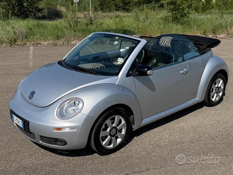 Usata VW New Beetle 105 CV (77 kW) 2008 Grigio Utilitaria