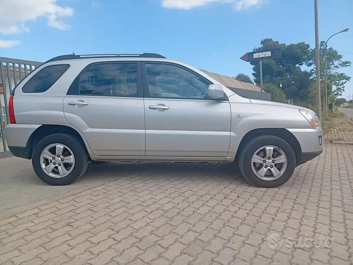 Usata Kia Sportage Active 150 CV (110 kW) 2010 Grigio SUV