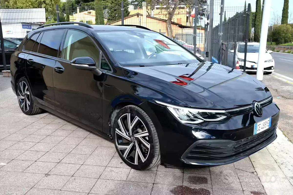 Usata VW Golf VII 150 CV (110 kW) 2021 Nero Utilitaria