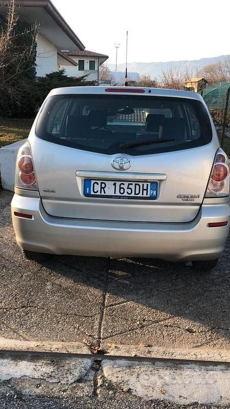 Usata Toyota Corolla Verso 2005 Monovolume