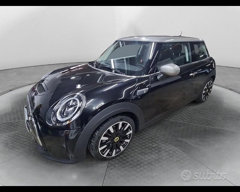 Blu Usata 2023 Mini Cooper SE Classic Utilitaria | 22.900 € - Immagine 1/4