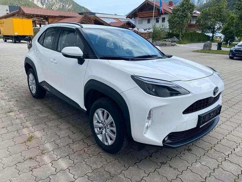 Usata Toyota Yaris Cross Active 92 CV (67 kW) 2022 Bianco SUV
