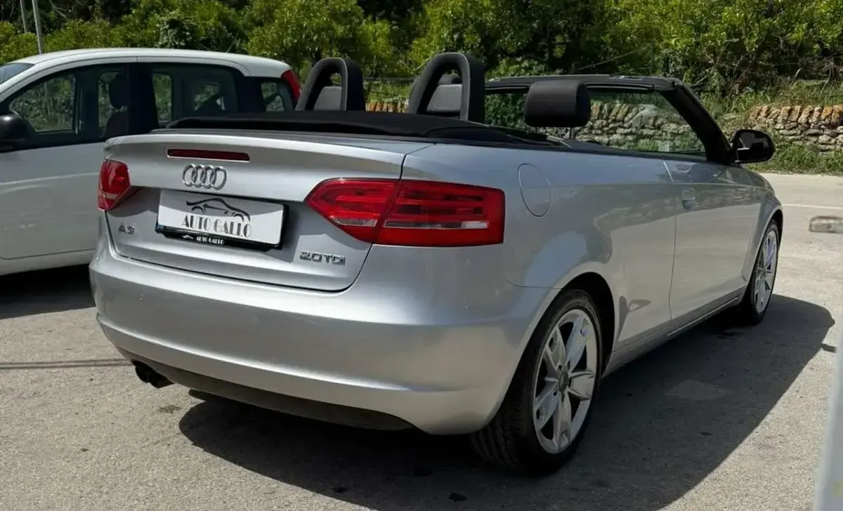 Usata Audi A3 Cabriolet Attraction 140 CV (102 kW) 2010 Argento Cabrio