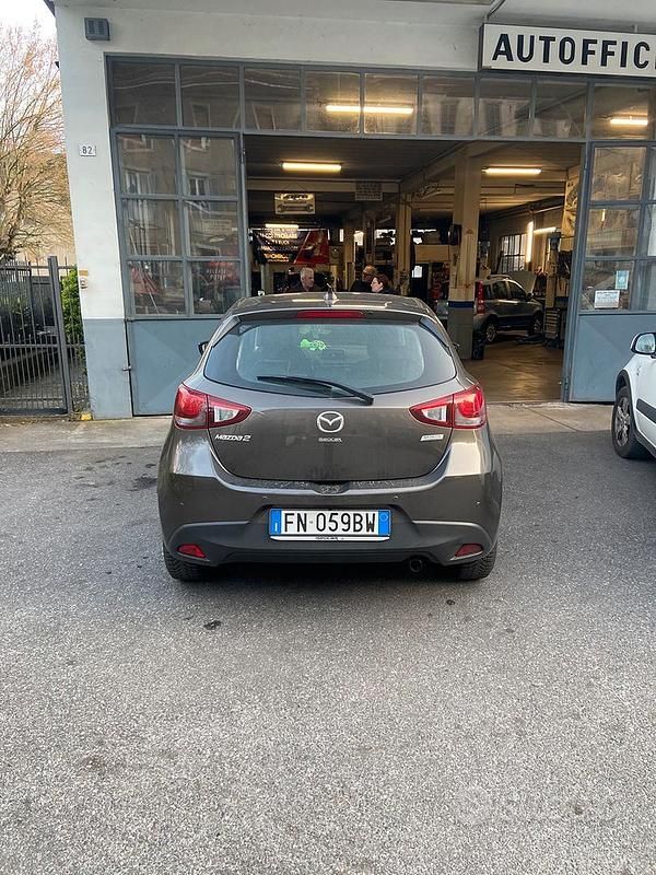 Usata Mazda 2 75 CV (55 kW) 2018 Grigio Berlina