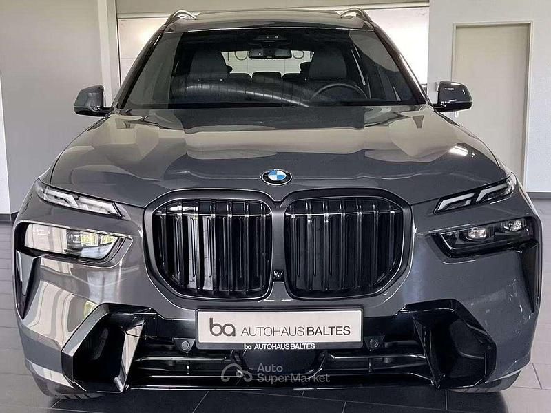 Usata BMW X7 M Sport 352 CV (258 kW) 2024 Dravitgrau met. SUV