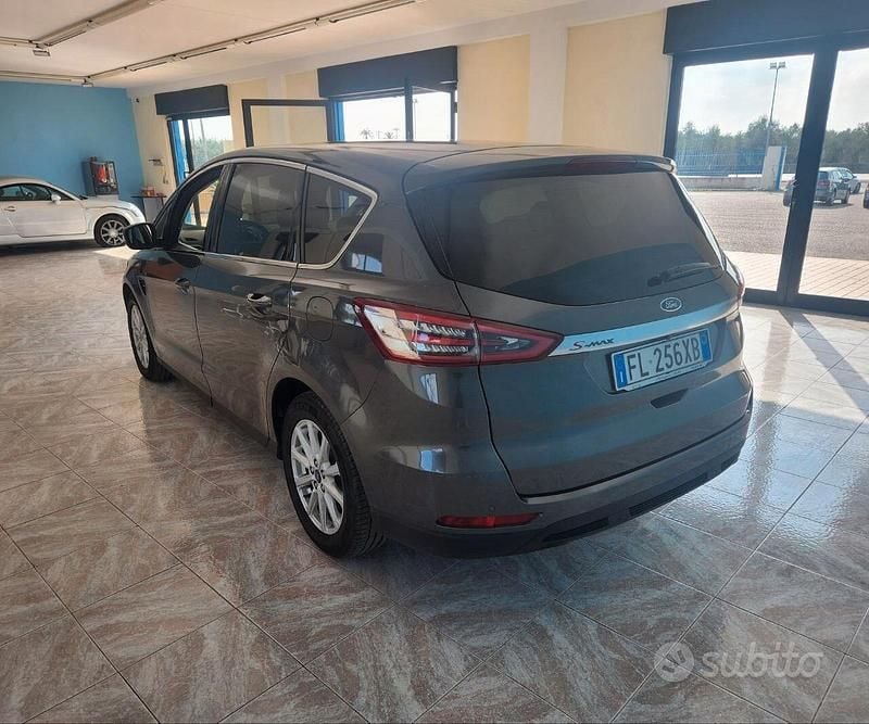 Usata Ford S-MAX Titanium 150 CV (110 kW) 2018 Grigio Monovolume