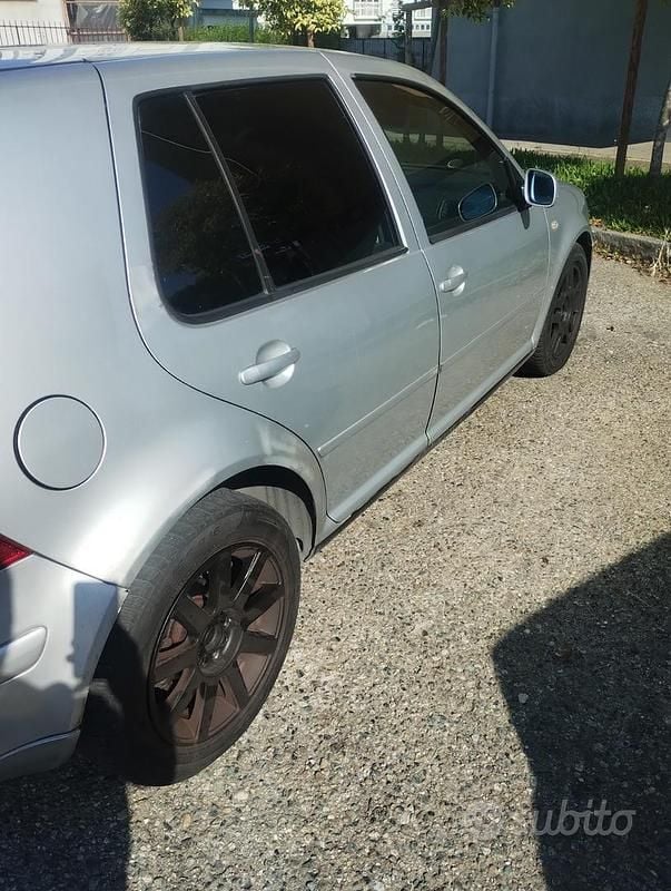 Usata VW Golf 101 CV (74 kW) 2002 Grigio Berlina