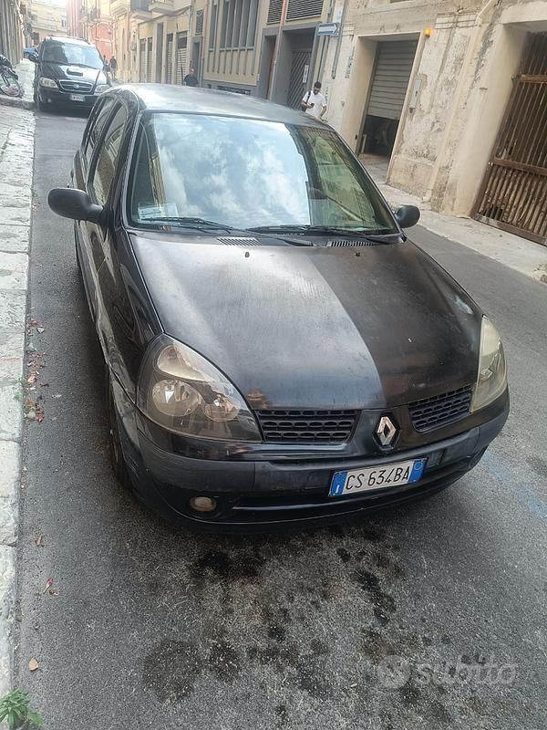 Usata 2006 Renault Clio II Tre volumi | 400 € (Super prezzo) - Immagine 1/4