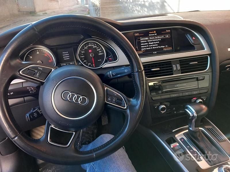 Begagnad Audi A5 2012 Grå Sportkupé