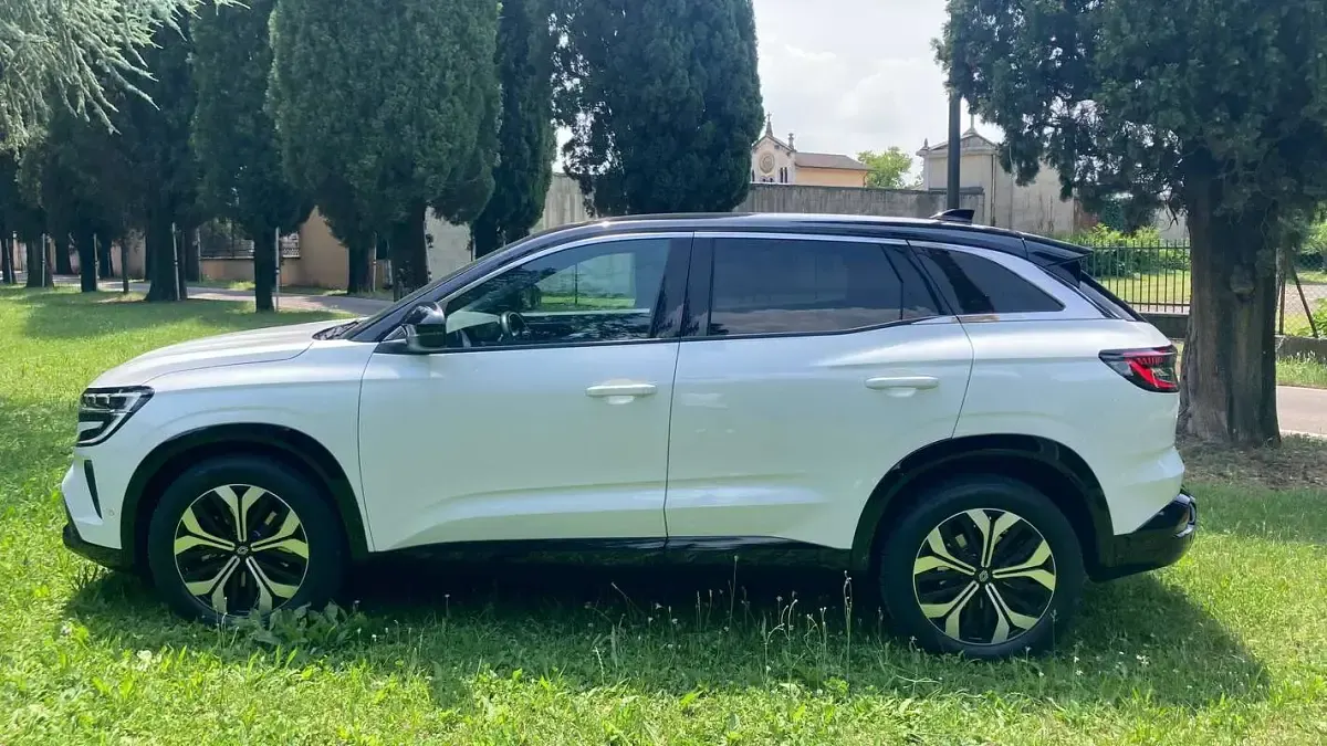 Usata Renault Austral Techno 131 CV (96 kW) 2024 Bianco SUV